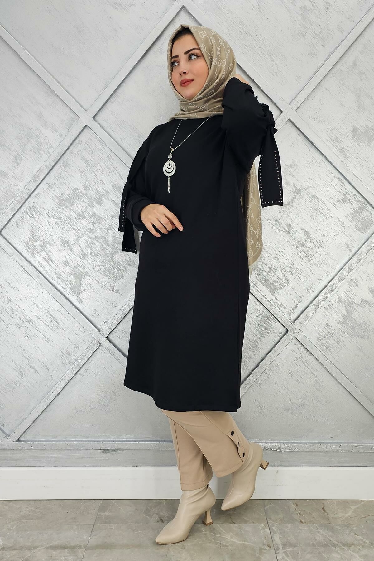 KADIN TAŞ VE KOLYE DETAYLI TESETTÜR TUNİK SİYAH - 4 BEDEN