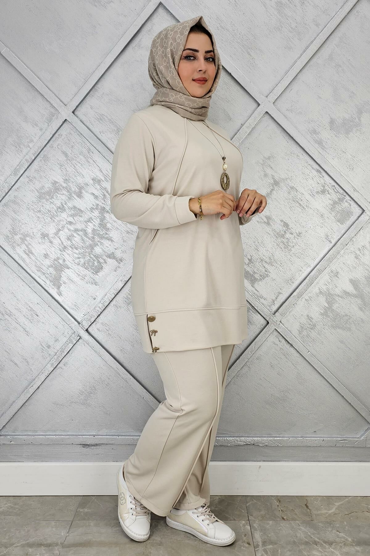 KADIN KOLYE DETAYLI NERVÜR DİKİM TESETTÜR TAKIM TAŞ - 2 BEDEN