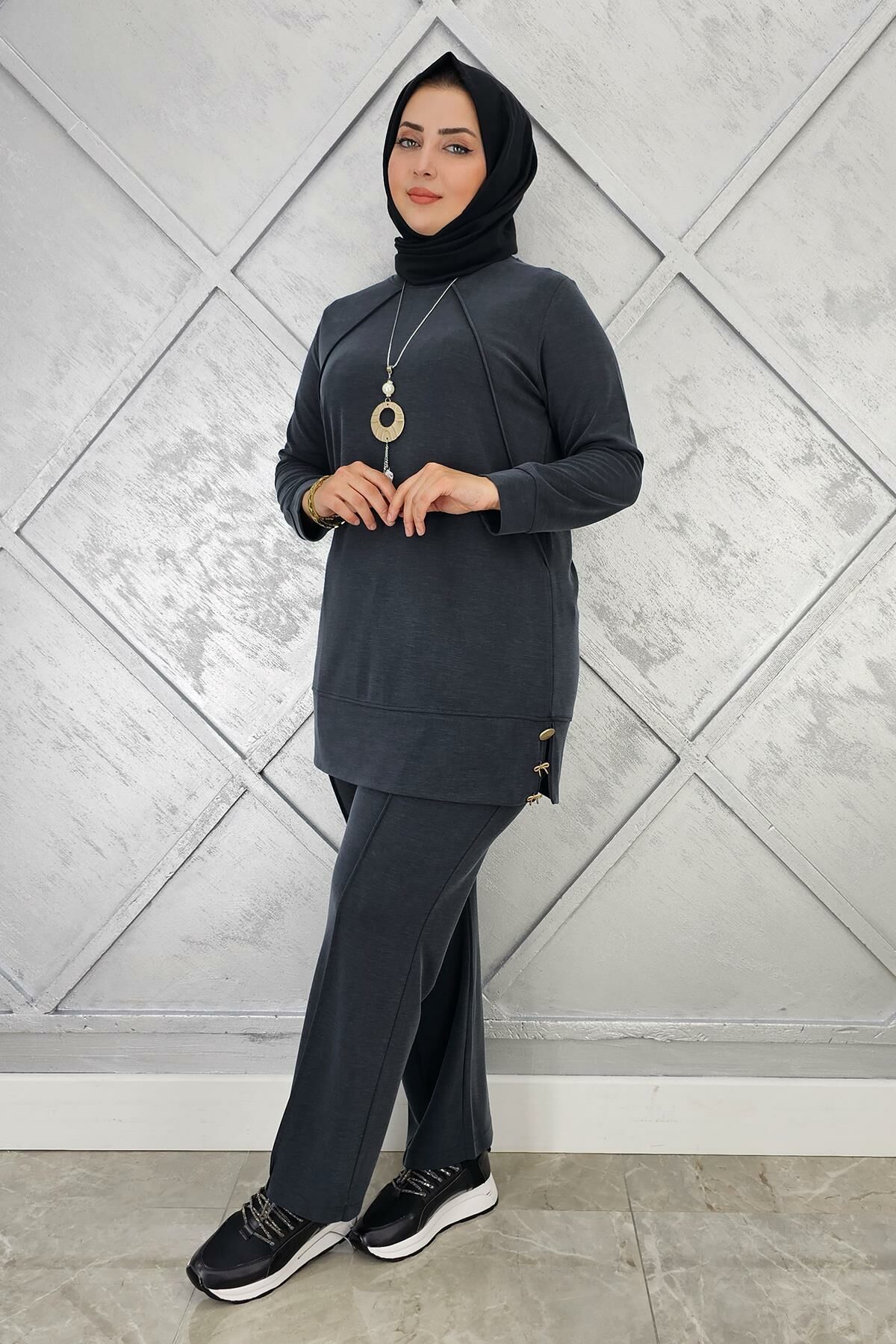 KADIN KOLYE DETAYLI NERVÜR DİKİM TESETTÜR TAKIM SİYAH - 3 BEDEN