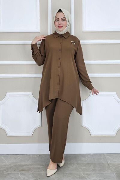 KADIN BROŞ DETAYLI TESETTÜR TAKIM KAHVERENGİ - 2 BEDEN