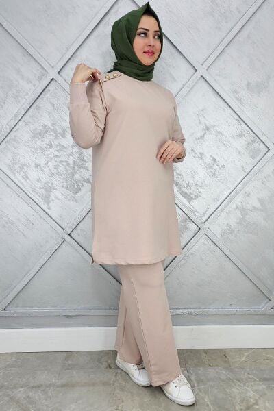 KADIN OMUZ DÜĞME DETAYLI TESETTÜR TAKIM BEJ - L
