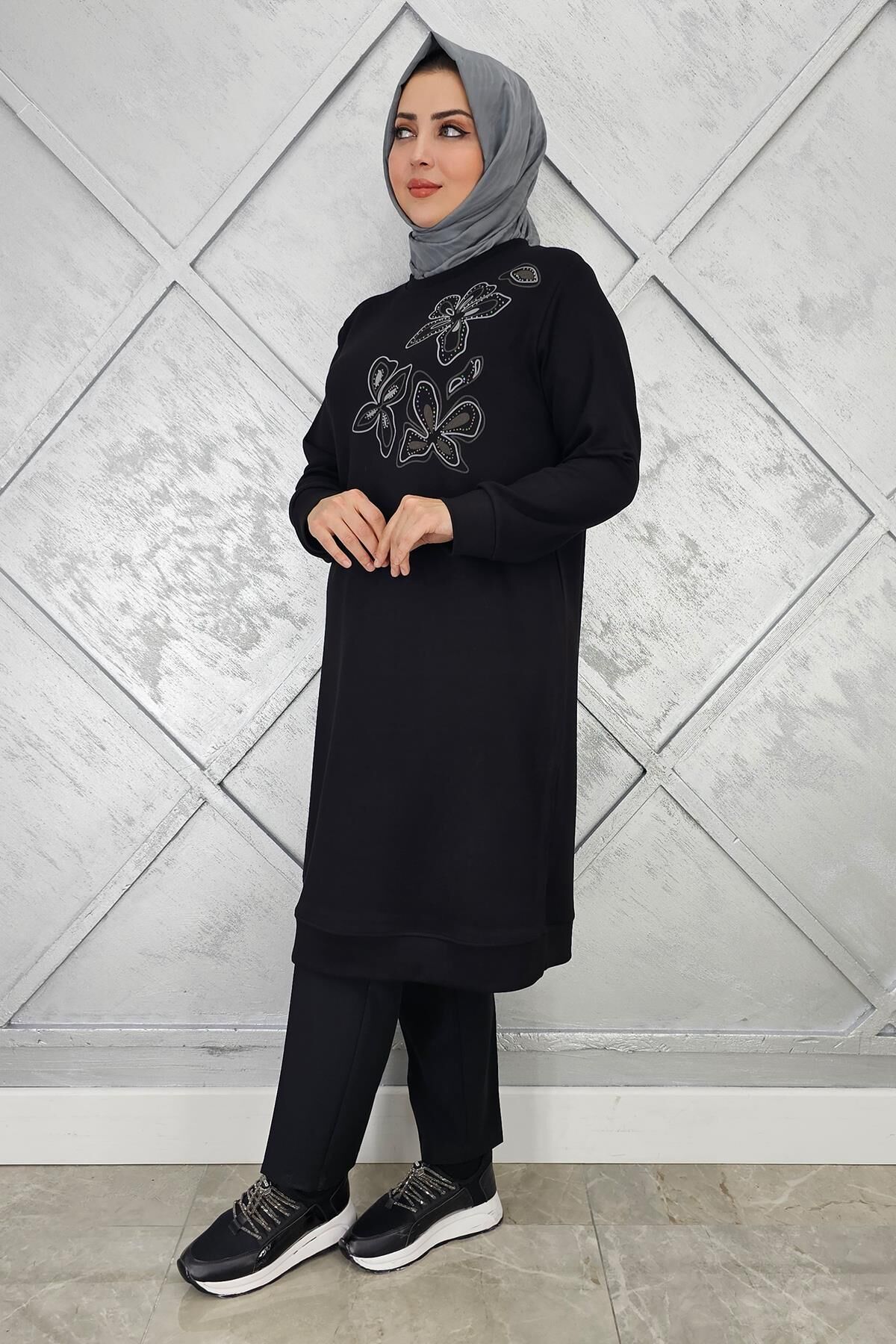 KADIN BASKI VE TAŞ DETAYLI TESETTÜR TUNİK SİYAH - 3 BEDEN