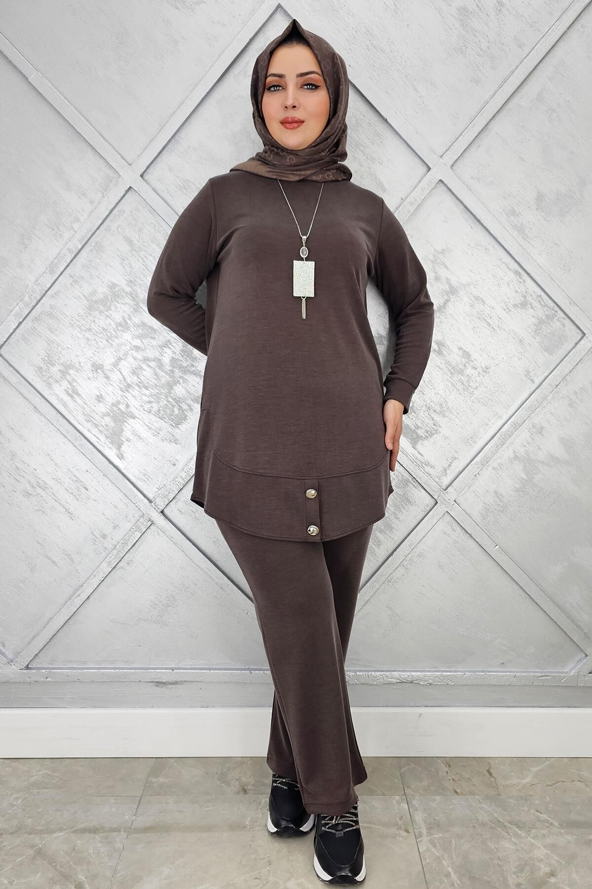 KADIN KOLYE DÜĞME DETAYLI TESETTÜR TAKIM