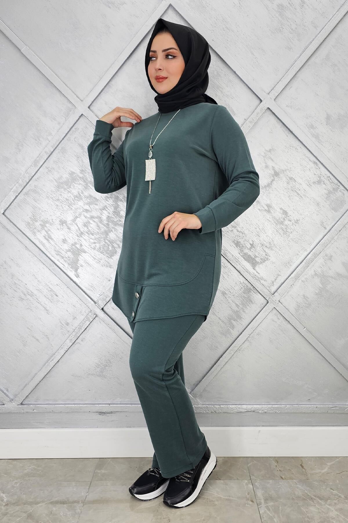 KADIN KOLYE DÜĞME DETAYLI TESETTÜR TAKIM YEŞİL - 4 BEDEN