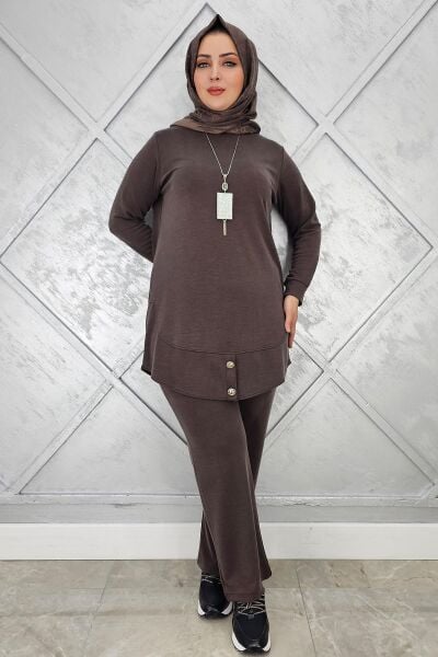 KADIN KOLYE DÜĞME DETAYLI TESETTÜR TAKIM KAHVERENGİ - 2 BEDEN