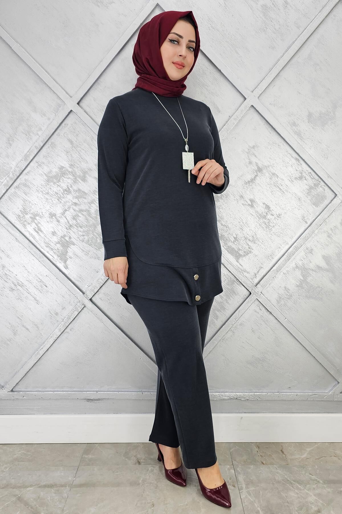 KADIN KOLYE DÜĞME DETAYLI TESETTÜR TAKIM SİYAH - 3 BEDEN