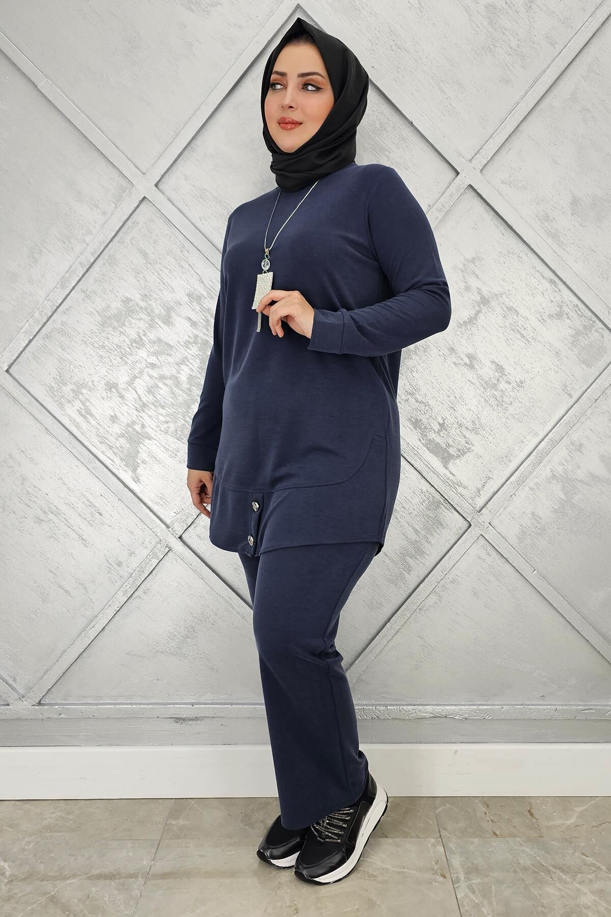 KADIN KOLYE DÜĞME DETAYLI TESETTÜR TAKIM LACİVERT - 4 BEDEN