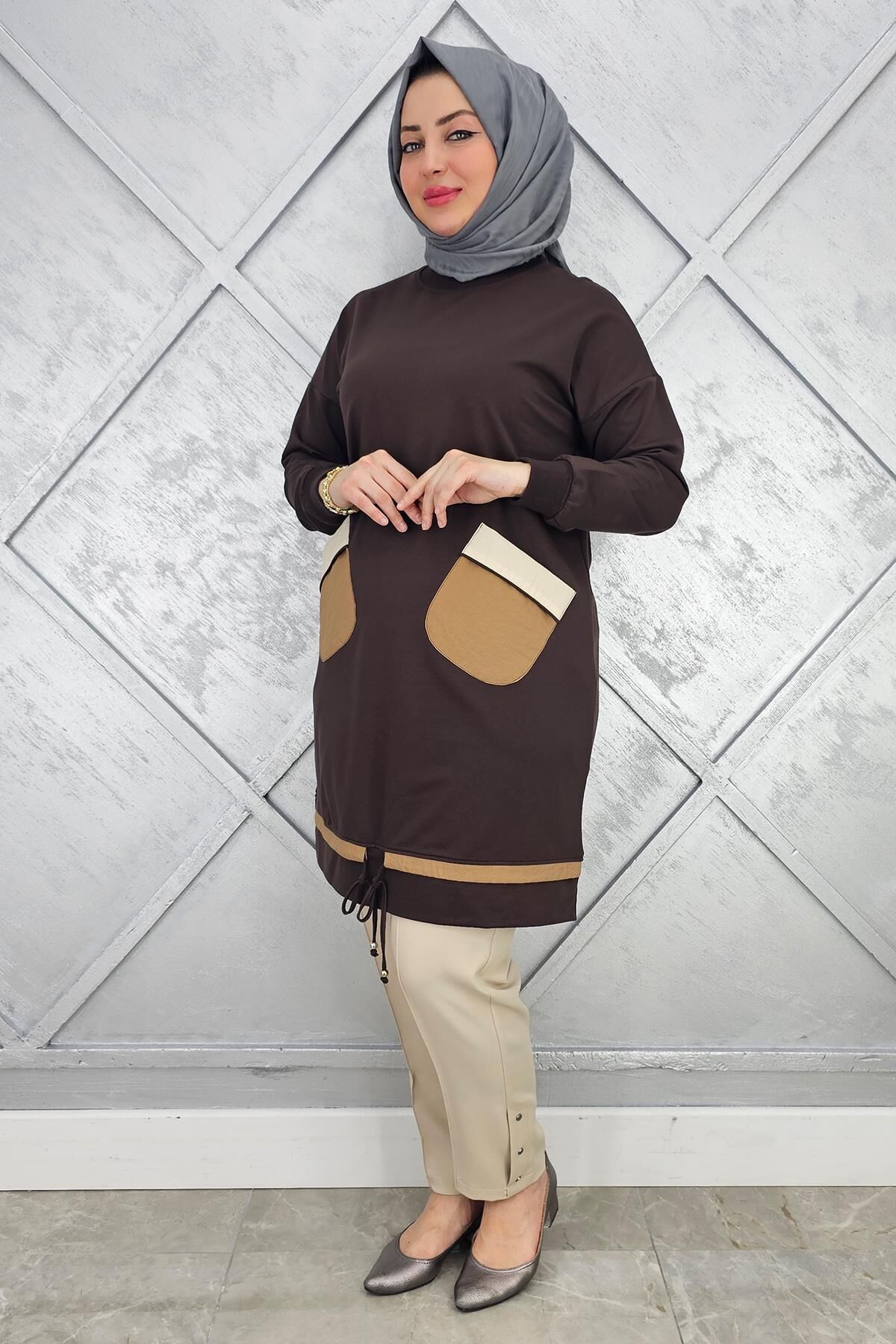 KADIN CEBİ PARAŞÜT KUMAŞ KOMBİNLİ VE TAŞ DETAYLI TESETTÜR TUNİK KAHVERENGİ - 5 BEDEN