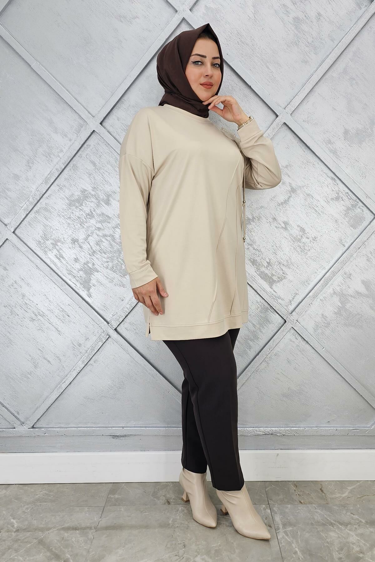 KADIN ÇİÇEKLİ NERVÜR DİKİM DETAYLI TESETTÜR TUNİK BEJ - 4 BEDEN