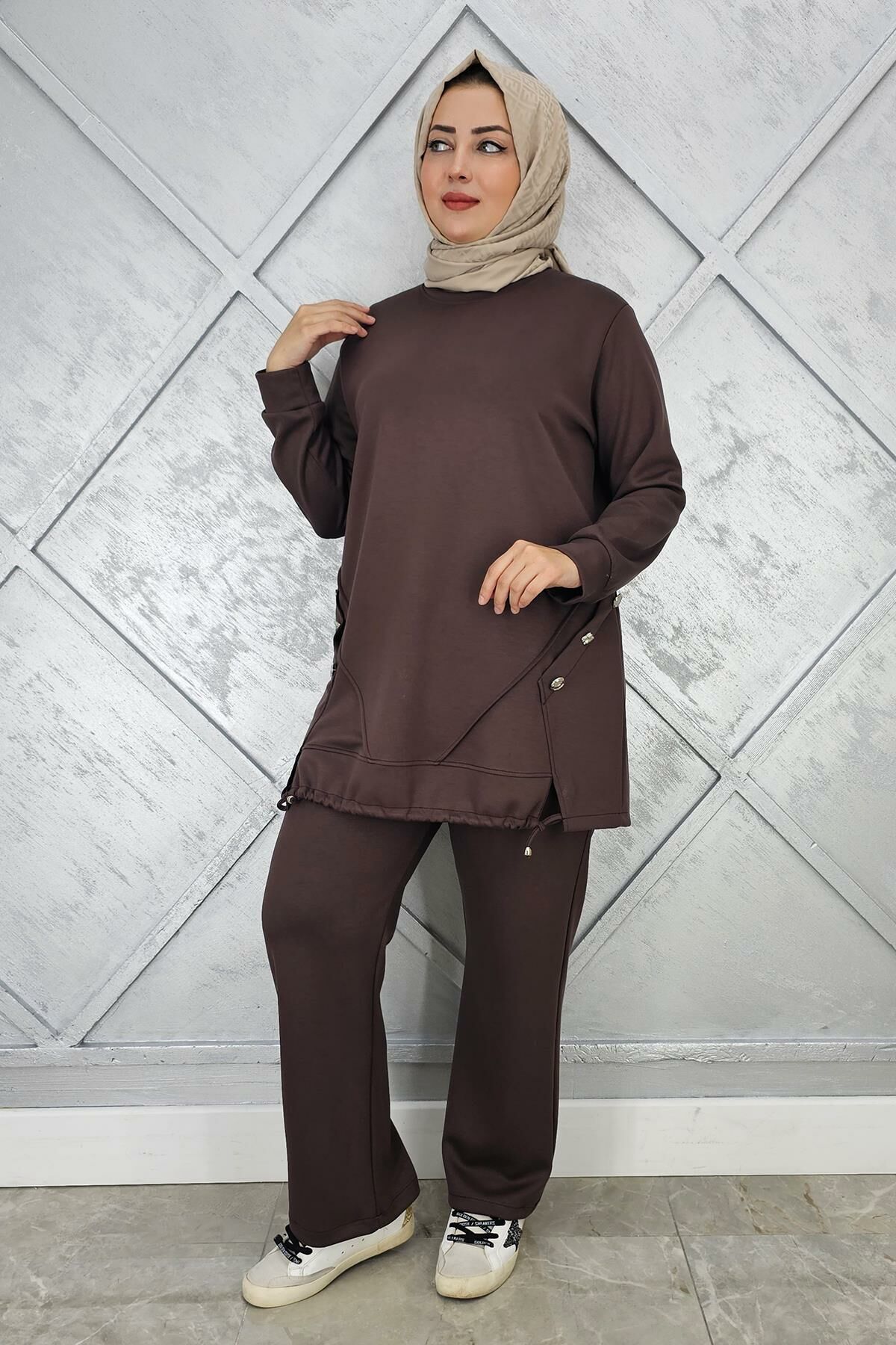 KADIN NERVÜR VE ALLER DİKİM TESETTÜR TAKIM KAHVERENGİ - 3 BEDEN