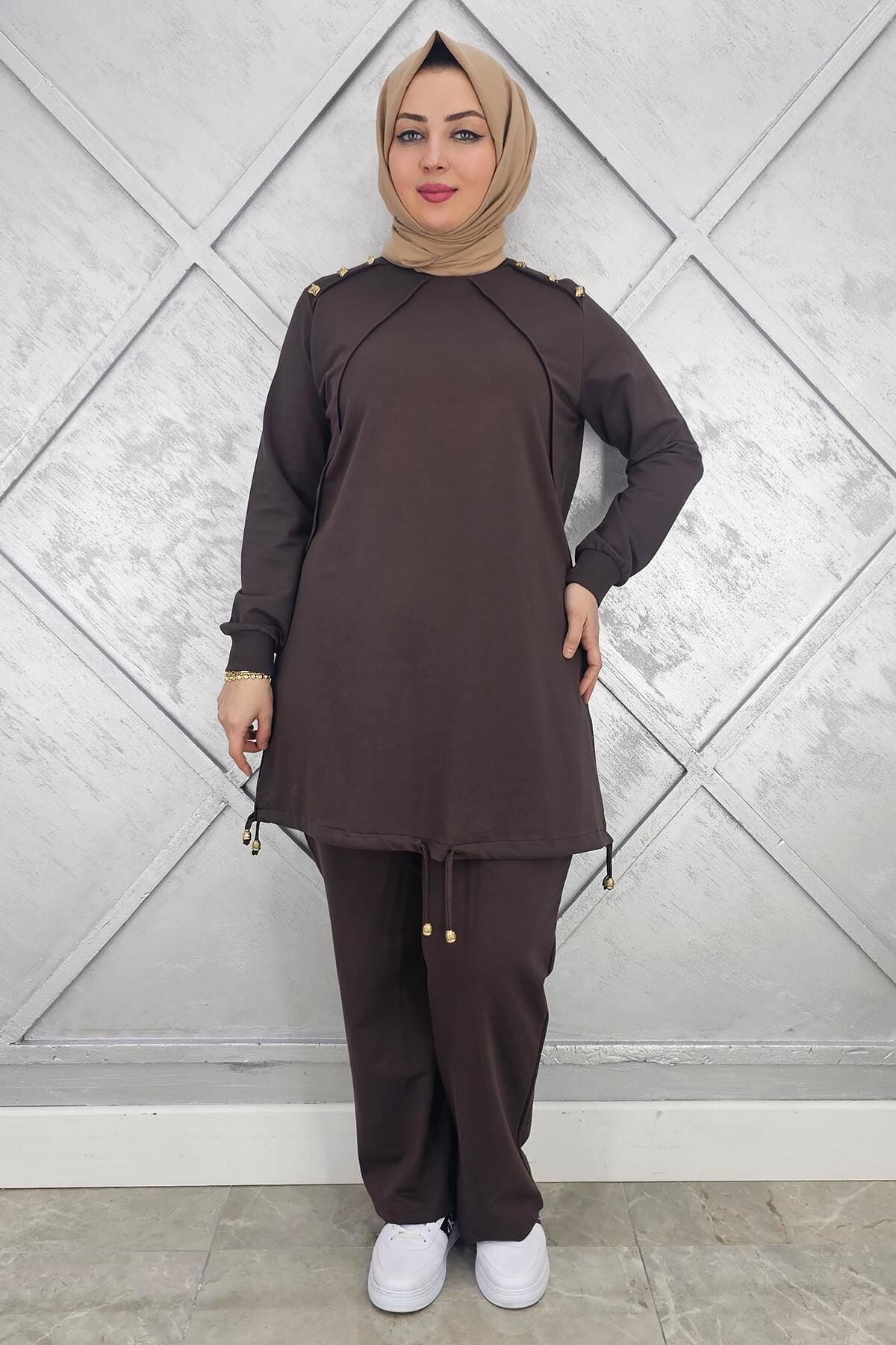 KADIN NERVÜR DİKİM DÜĞME DETAYLI TESETTÜR TAKIM KAHVERENGİ - 3XL