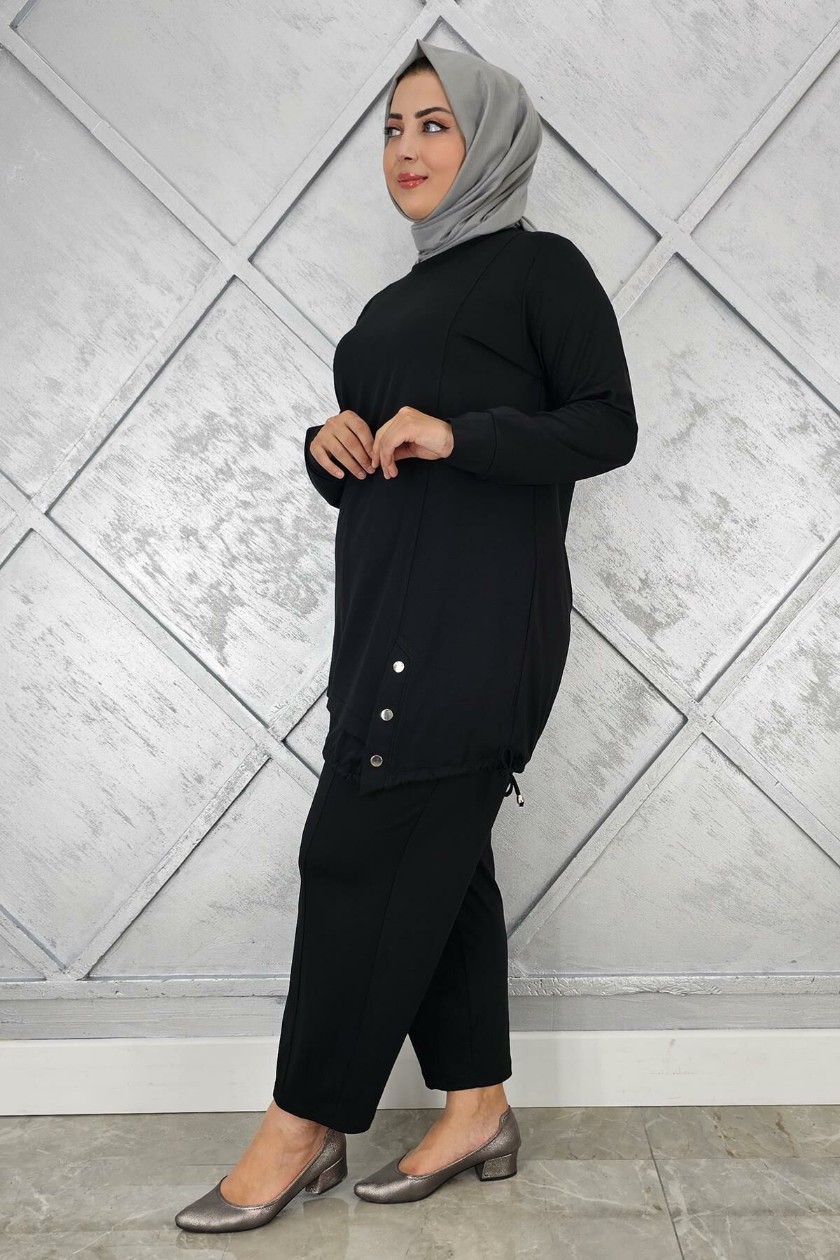 KADIN DÜĞME BAĞCIK DETAYLI TESETTÜR TAKIM SİYAH - 4 BEDEN