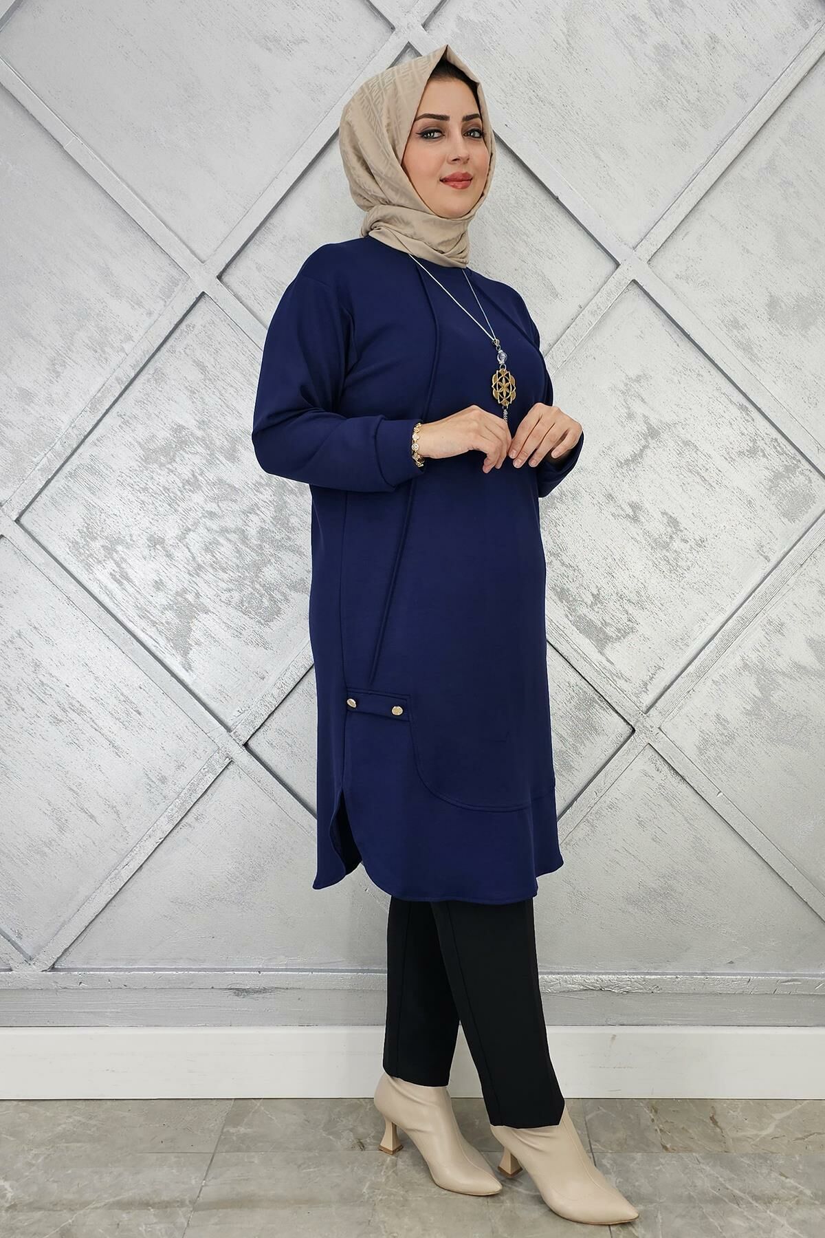 KADIN KOLYE VE DÜĞME DETAYLI TESETTÜR TUNİK LACİVERT - 3 BEDEN
