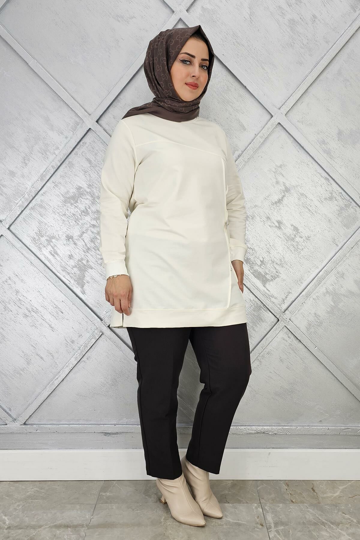 KADIN TAŞ VE DÜĞME DETAYLI TESETTÜR TUNİK EKRU - 3XL