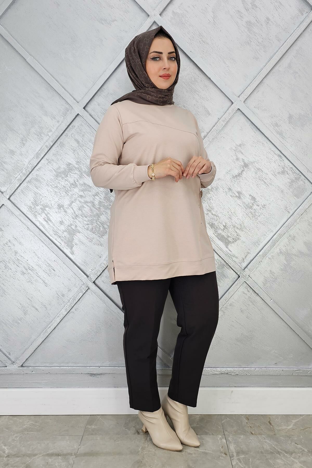 KADIN TAŞ VE DÜĞME DETAYLI TESETTÜR TUNİK BEJ - 3XL