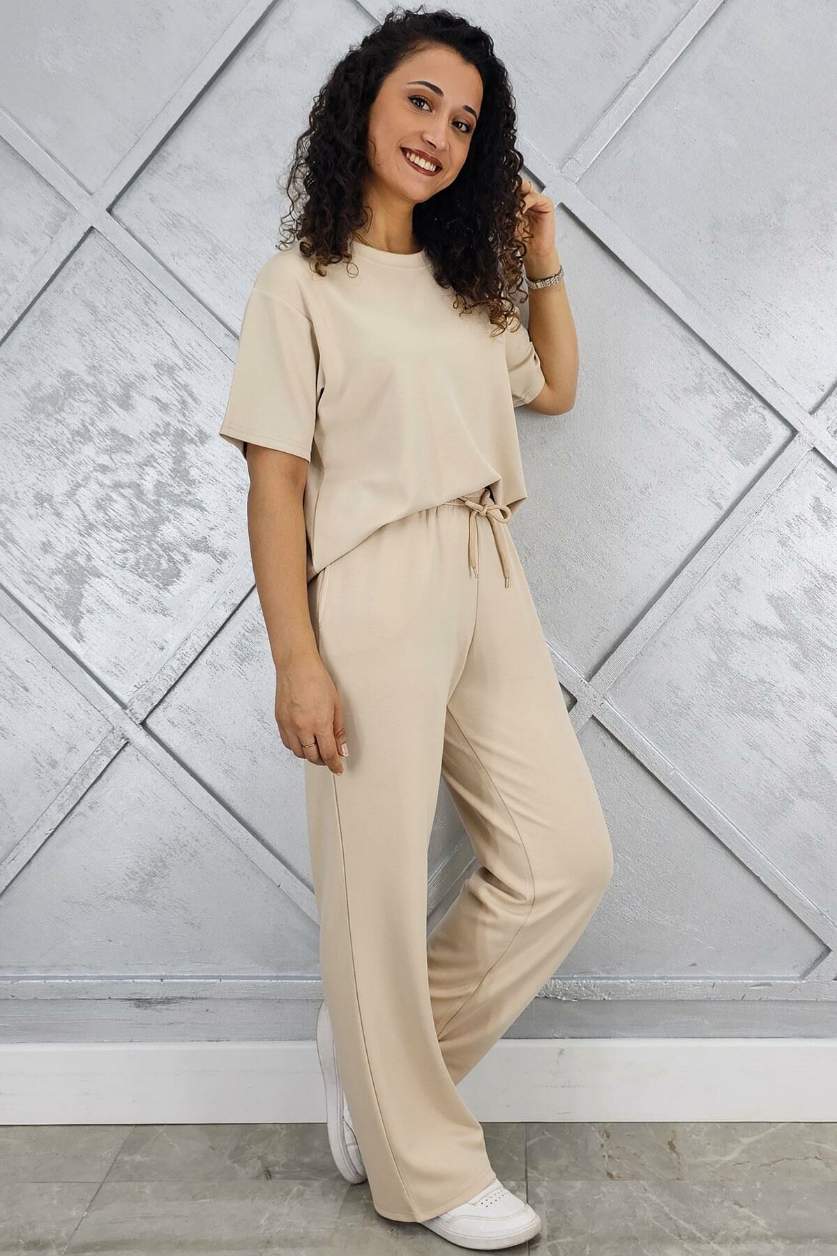 PYS KADIN KISA KOLLU TESETTÜR TAKIM BEJ - L