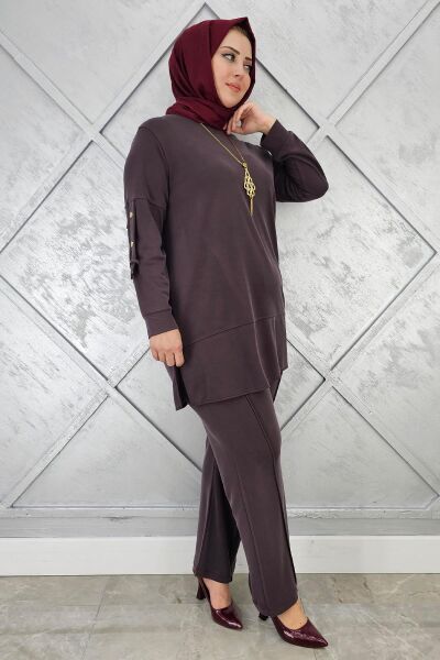 KADIN KOLYE DETAYLI TESETTÜR TAKIM KAHVERENGİ - 5 BEDEN