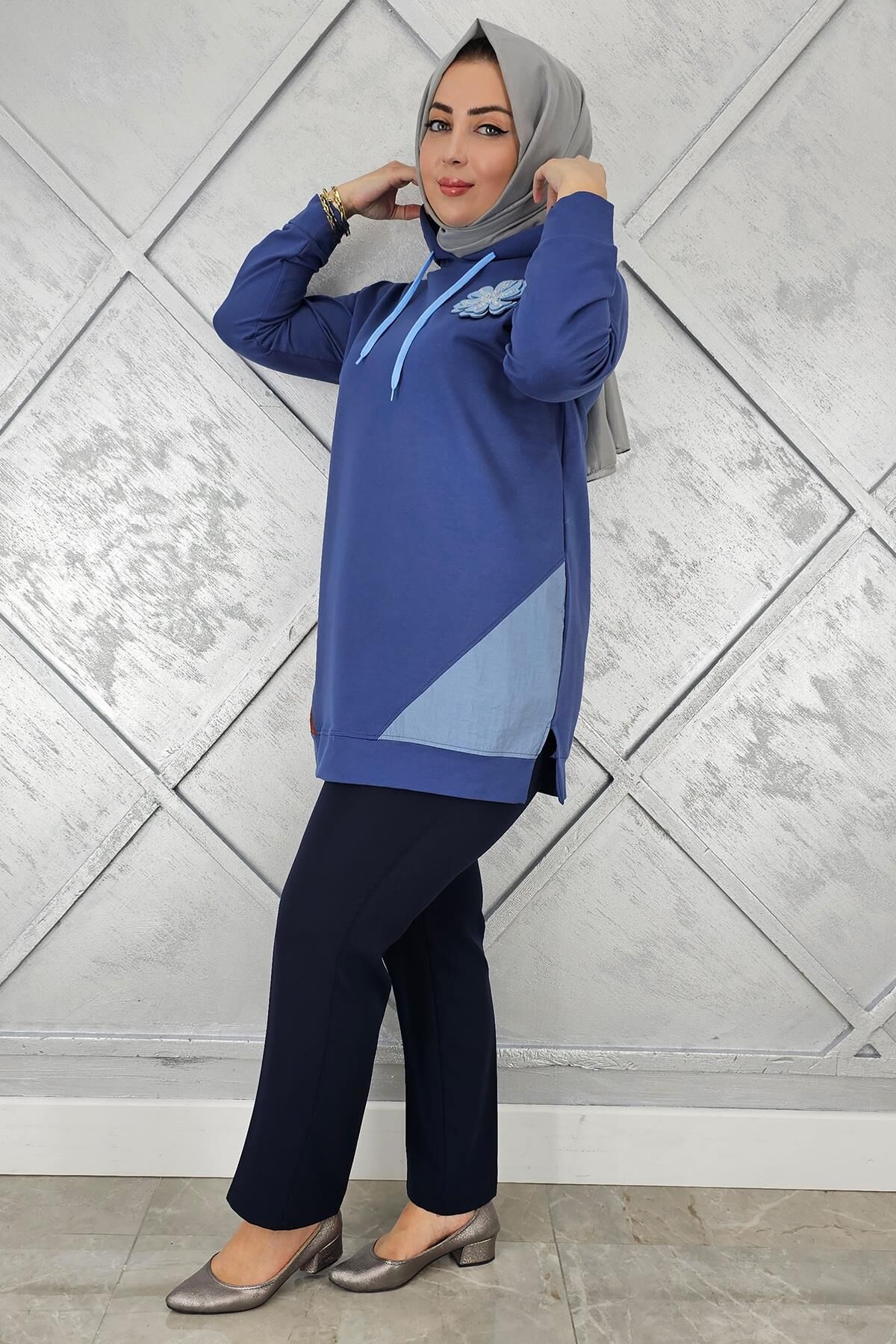 KADIN KOMBİNLİ KAPÜŞONLU TESETTÜR TUNİK İNDİGO - 2 BEDEN