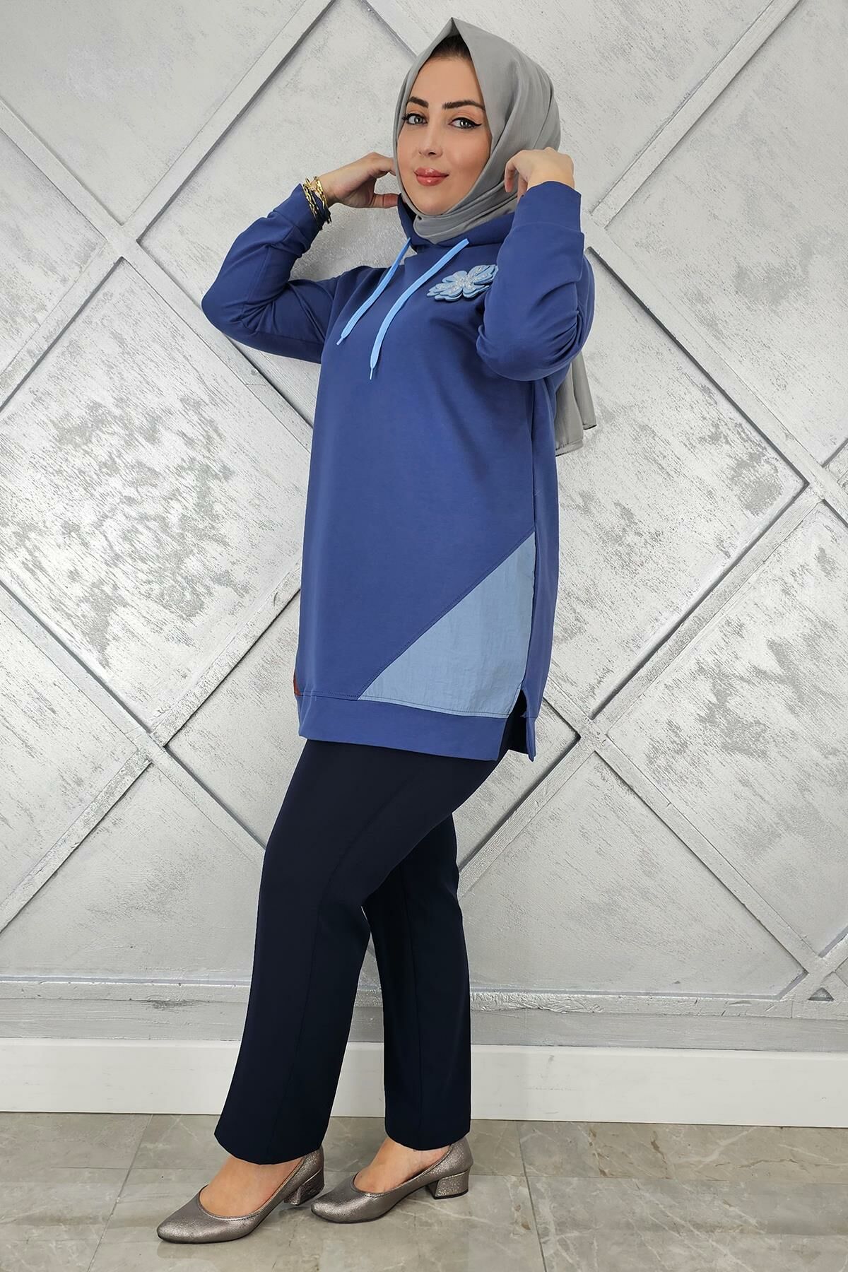 KADIN KOMBİNLİ KAPÜŞONLU TESETTÜR TUNİK İNDİGO - 5 BEDEN