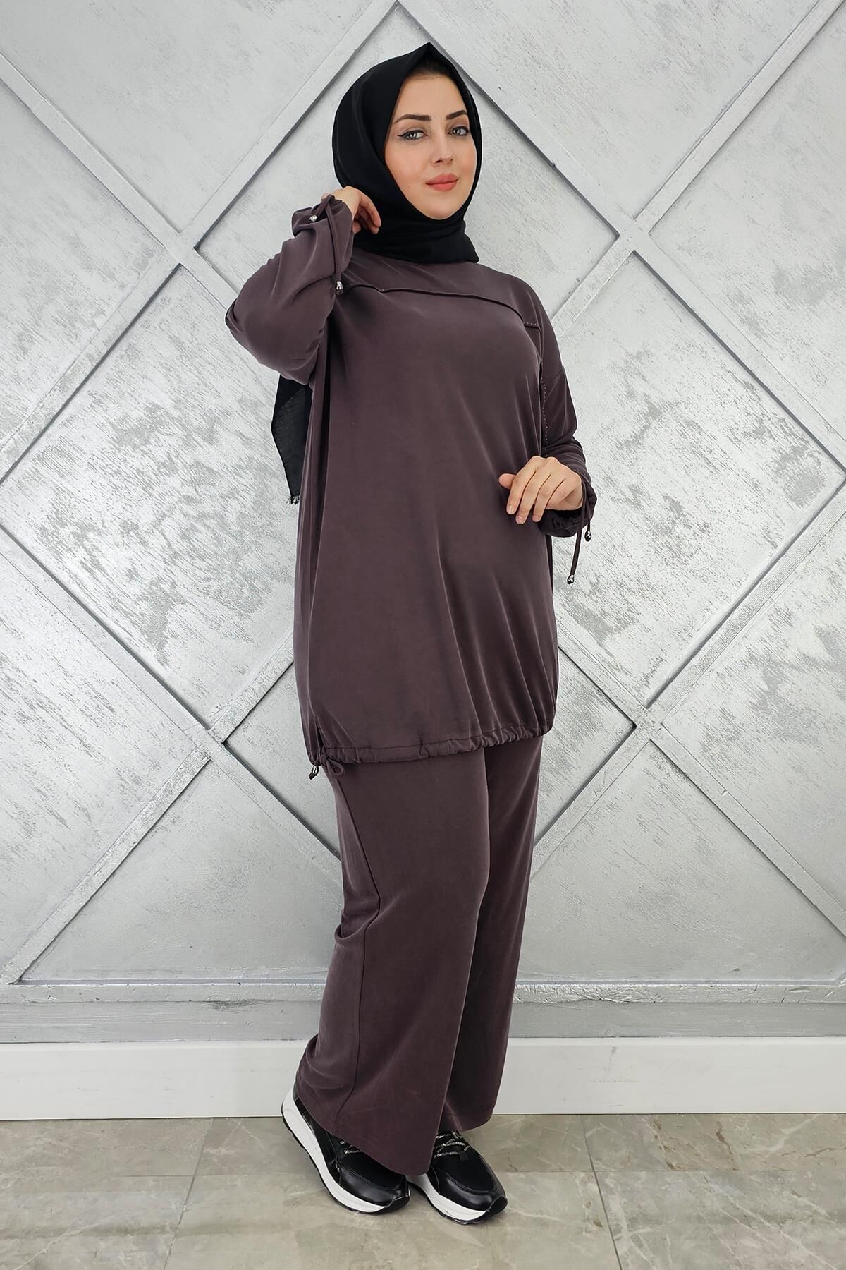 KADIN TAŞ DETAYLI MANŞETİ BAĞCIKLI TESETTÜR TAKIM KAHVERENGİ - 2 BEDEN