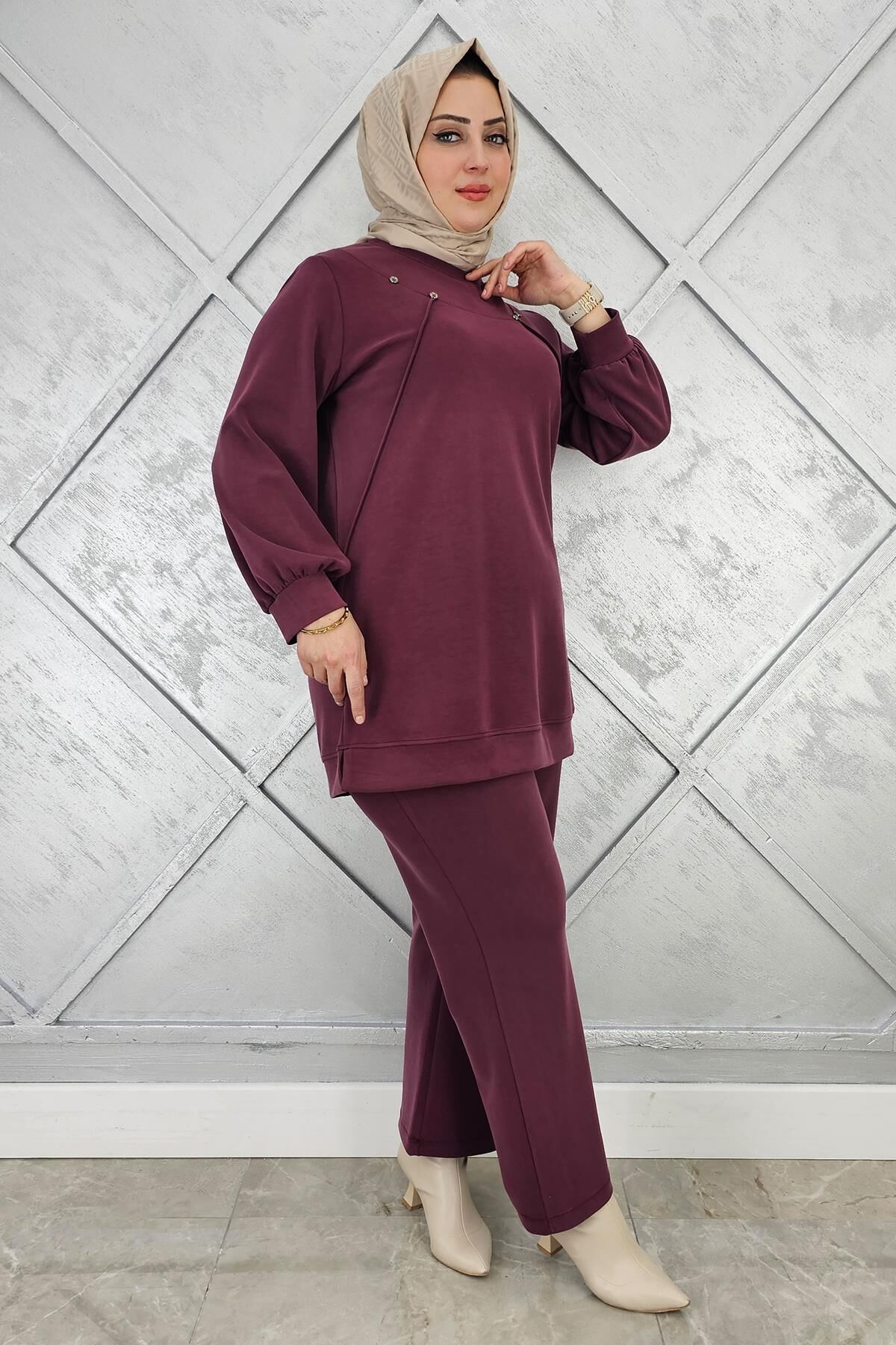 KADIN DÜĞME DETAYLI NERVÜR DİKİM TESETTÜR TAKIM BORDO - 2 BEDEN