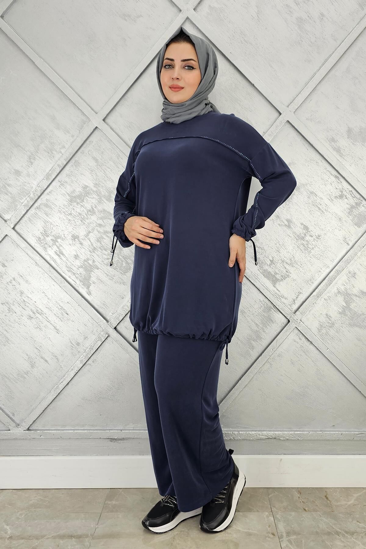 KADIN TAŞ DETAYLI MANŞETİ BAĞCIKLI TESETTÜR TAKIM LACİVERT - 3 BEDEN