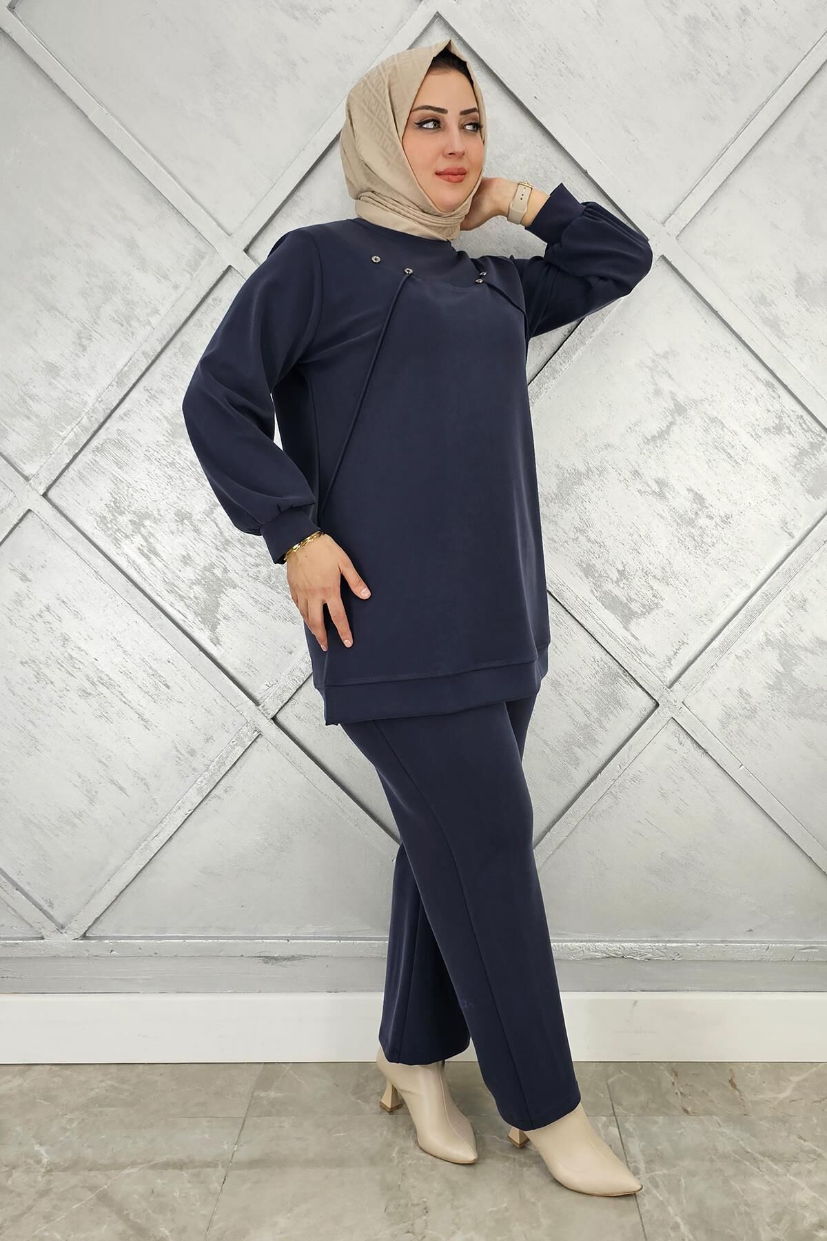 KADIN DÜĞME DETAYLI NERVÜR DİKİM TESETTÜR TAKIM LACİVERT - 4 BEDEN