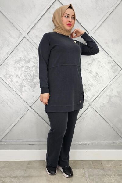 KADIN BROŞ DETAYLI TESETTÜR TAKIM SİYAH - 4 BEDEN