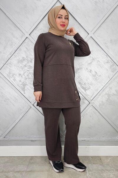 KADIN BROŞ DETAYLI TESETTÜR TAKIM KAHVERENGİ - 5 BEDEN