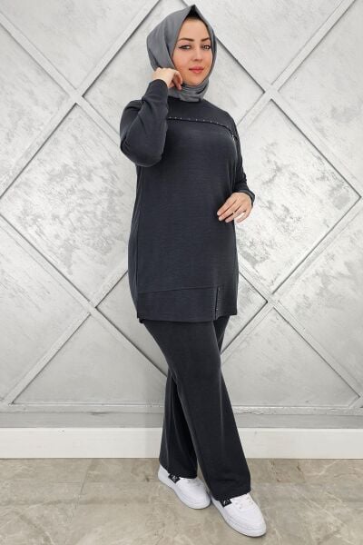 KADIN DÜĞME VE TAŞ DETAYLI TESETTÜR TAKIM SİYAH - 2 BEDEN