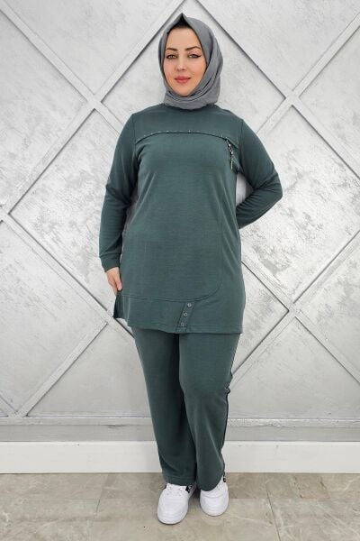 KADIN DÜĞME VE TAŞ DETAYLI TESETTÜR TAKIM YEŞİL - 5 BEDEN