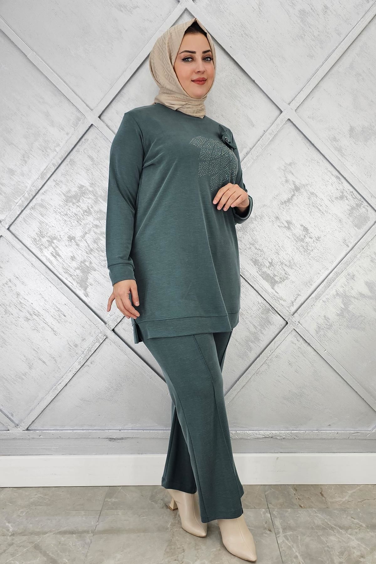 KADIN DİKME VE TAŞ DETAYLI TESETTÜR TAKIM YEŞİL - 3 BEDEN
