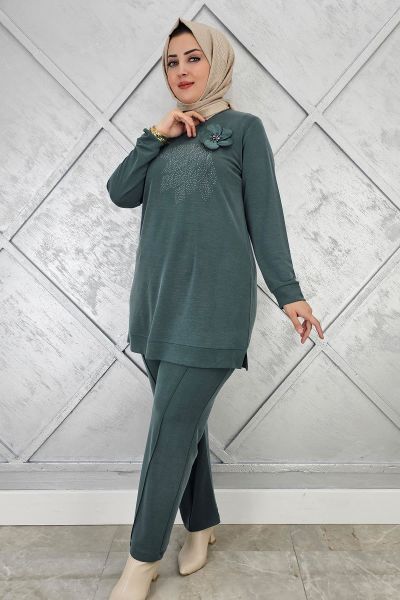 KADIN DİKME VE TAŞ DETAYLI TESETTÜR TAKIM YEŞİL - 3 BEDEN