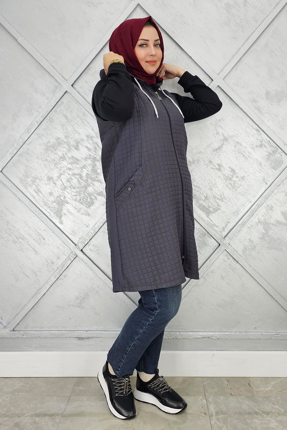 KADIN KAPİTONE CEPLERİ DÜĞME DETAYLI KAPİTONE YELEK ANTRSİT - 3 BEDEN