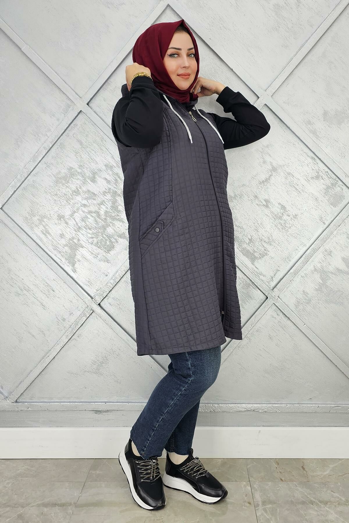 KADIN KAPİTONE CEPLERİ DÜĞME DETAYLI KAPİTONE YELEK ANTRSİT - 4 BEDEN