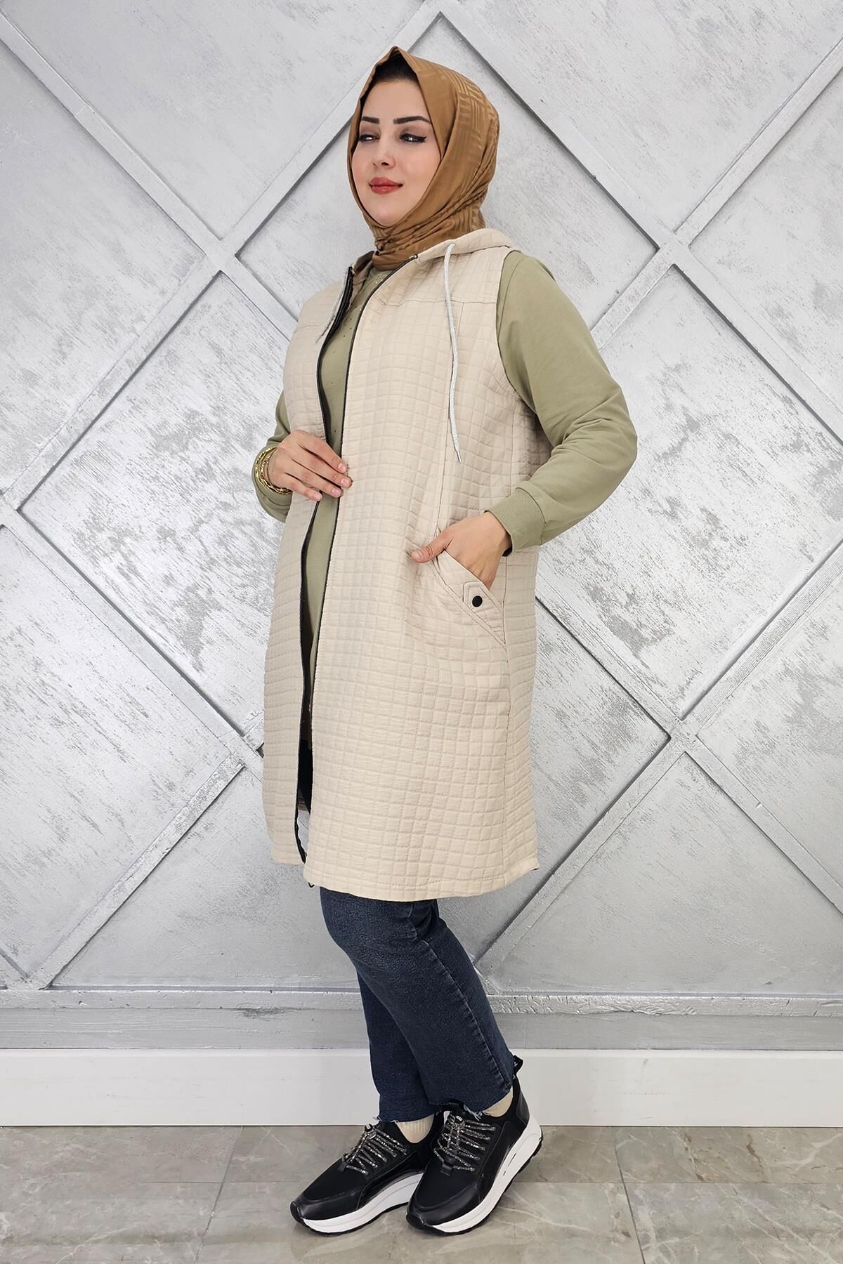 KADIN KAPİTONE CEPLERİ DÜĞME DETAYLI KAPİTONE YELEK TAŞ - 2 BEDEN