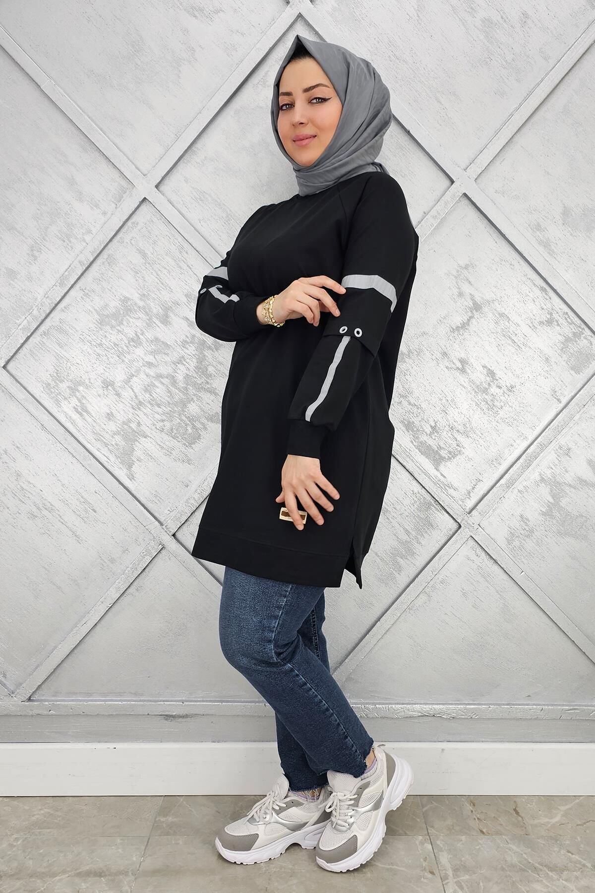 KADIN KOLLARI KUŞGÖZÜ AKSESUARLI TESETTÜR TUNİK SİYAH - 4 BEDEN