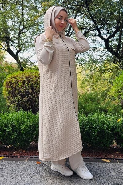 KADIN CEPLİ SALLANTI AKSESUARLI TESETTÜR YELEK KREM - 2 BEDEN