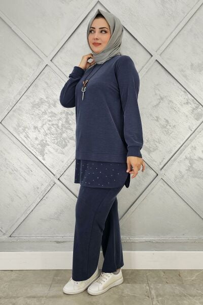 KADIN KOLYE VE TAŞ DETAYLI TESETTÜR TAKIM LACİVERT - 4 BEDEN