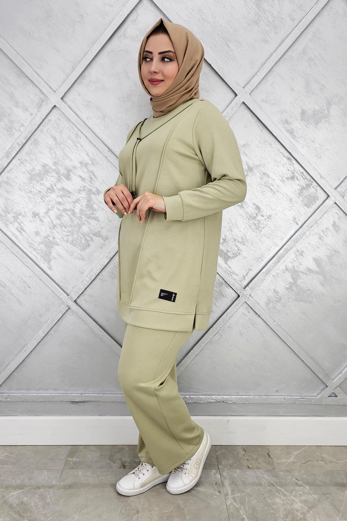 KADIN NERVÜR DİKİM ARMA DETAYLI TESETTÜR TAKIM YEŞİL - L