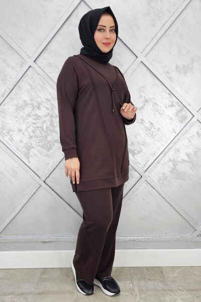 KADIN NERVÜR DİKİM ARMA DETAYLI TESETTÜR TAKIM KAHVERENGİ - L