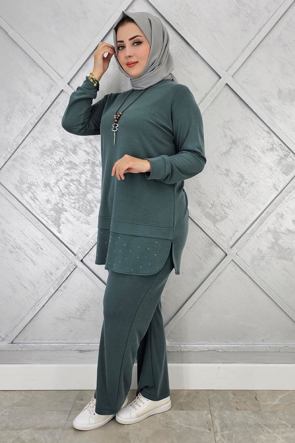 KADIN KOLYE VE TAŞ DETAYLI TESETTÜR TAKIM YEŞİL - 3 BEDEN