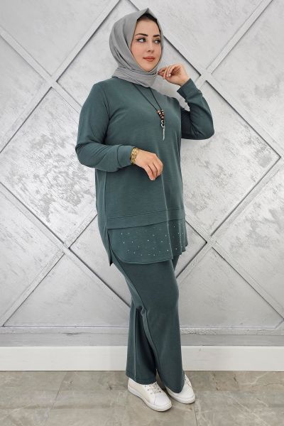 KADIN KOLYE VE TAŞ DETAYLI TESETTÜR TAKIM YEŞİL - 3 BEDEN