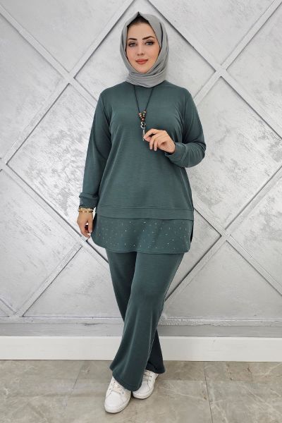 KADIN KOLYE VE TAŞ DETAYLI TESETTÜR TAKIM YEŞİL - 3 BEDEN