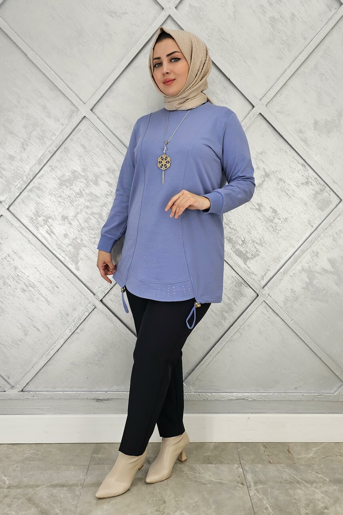 KADIN TAŞ VE KOLYE  DETAYLI TESETTÜR TUNİK MAVİ - 2 BEDEN