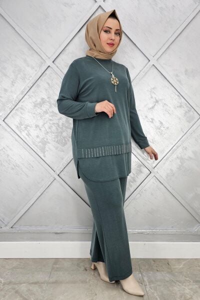 KADIN KOLYE VE TAŞ DETAYLI TESETTÜR TAKIM YEŞİL - 2 BEDEN