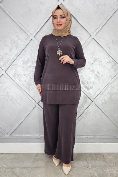 KADIN KOLYE VE TAŞ DETAYLI TESETTÜR TAKIM KAHVERENGİ - 4 BEDEN
