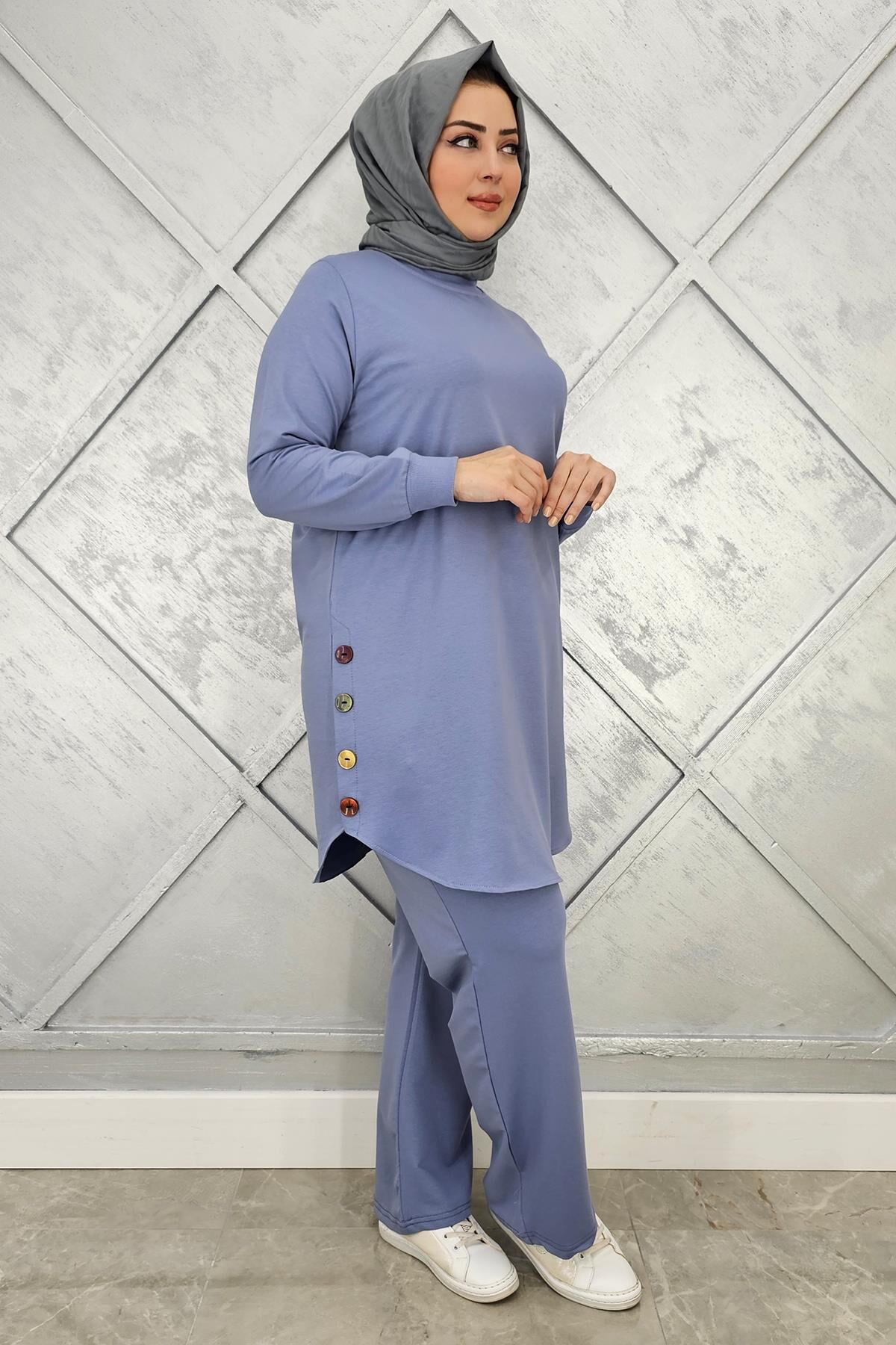 KADIN ETEK ALTI OVAL DÜĞME DETAYLI TESETTÜR TAKIM MAVİ - 3XL