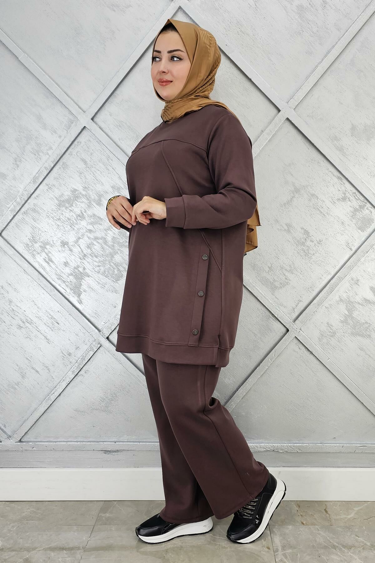 KADIN ÇIT ÇIT DETAYLI TESETTÜR TAKIM KAHVERENGİ - 3XL