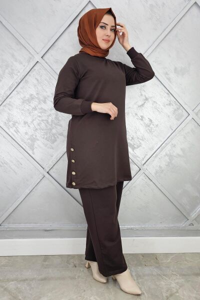 KADIN DÜĞME DETAYLI TESETTÜR TAKIM KAHVERENGİ - 2XL